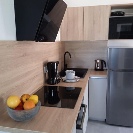 Apartmani Nila Sveta Nedelja  Eksteriør billede