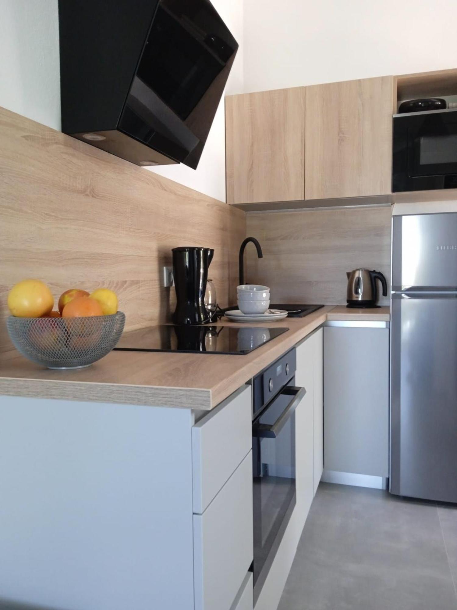 Apartmani Nila Sveta Nedelja  Eksteriør billede