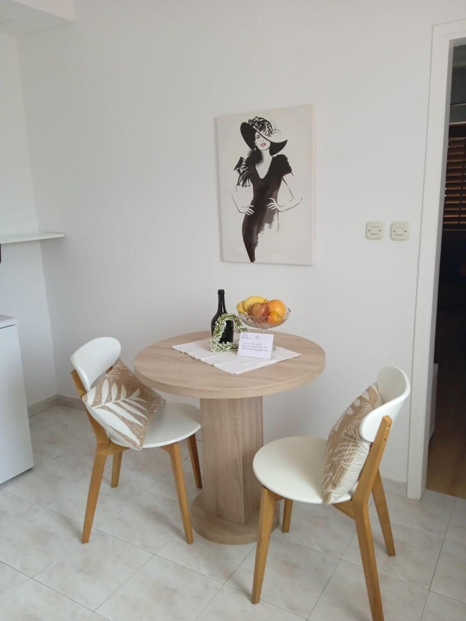 Apartmani Nila Sveta Nedelja  Eksteriør billede